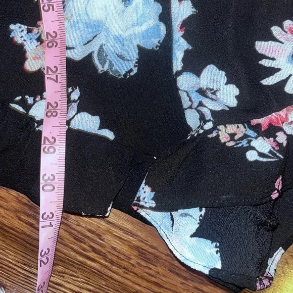 Liberty Love Women’s Shorts Romper size L - Picture 13 of 13